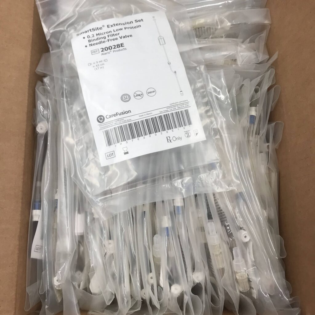 CareFusion 20028E Alaris, SmartSite Extension Set 0.2 Micron Low Protein Binding Filter. Needle