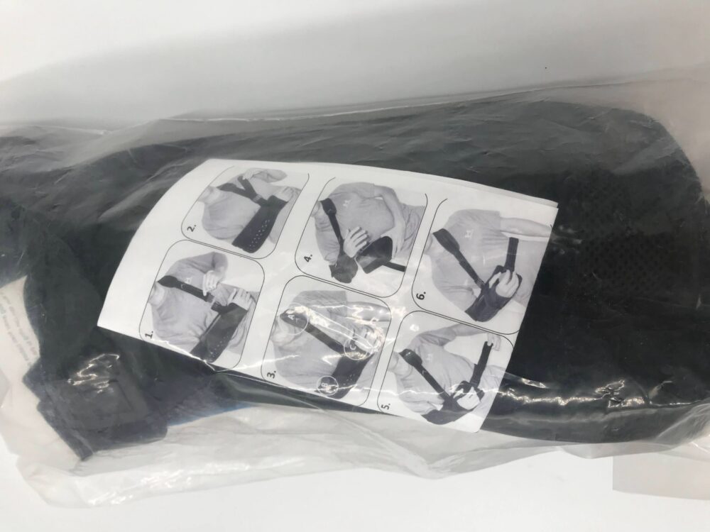 MEDLINE ORT16310M Deluxe Shoulder Immobilizer with Abduction Pillow