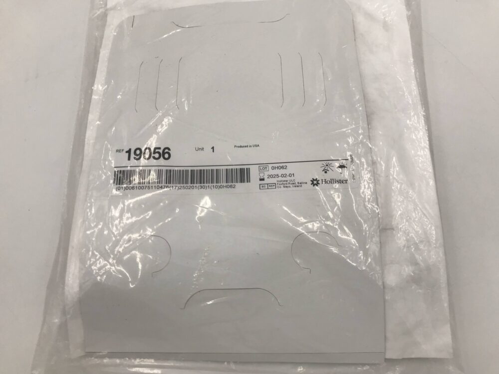 Hollister 19056 New Image Flexwear Colostomy/Ileostomy Kit 4″, 3 1/2