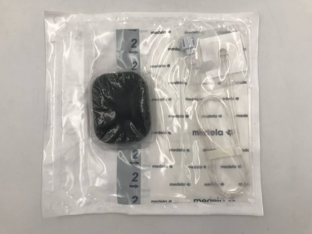 Medela 200.8905 Invia Foam Dressing Kit with Fitpad Small (32x26cm