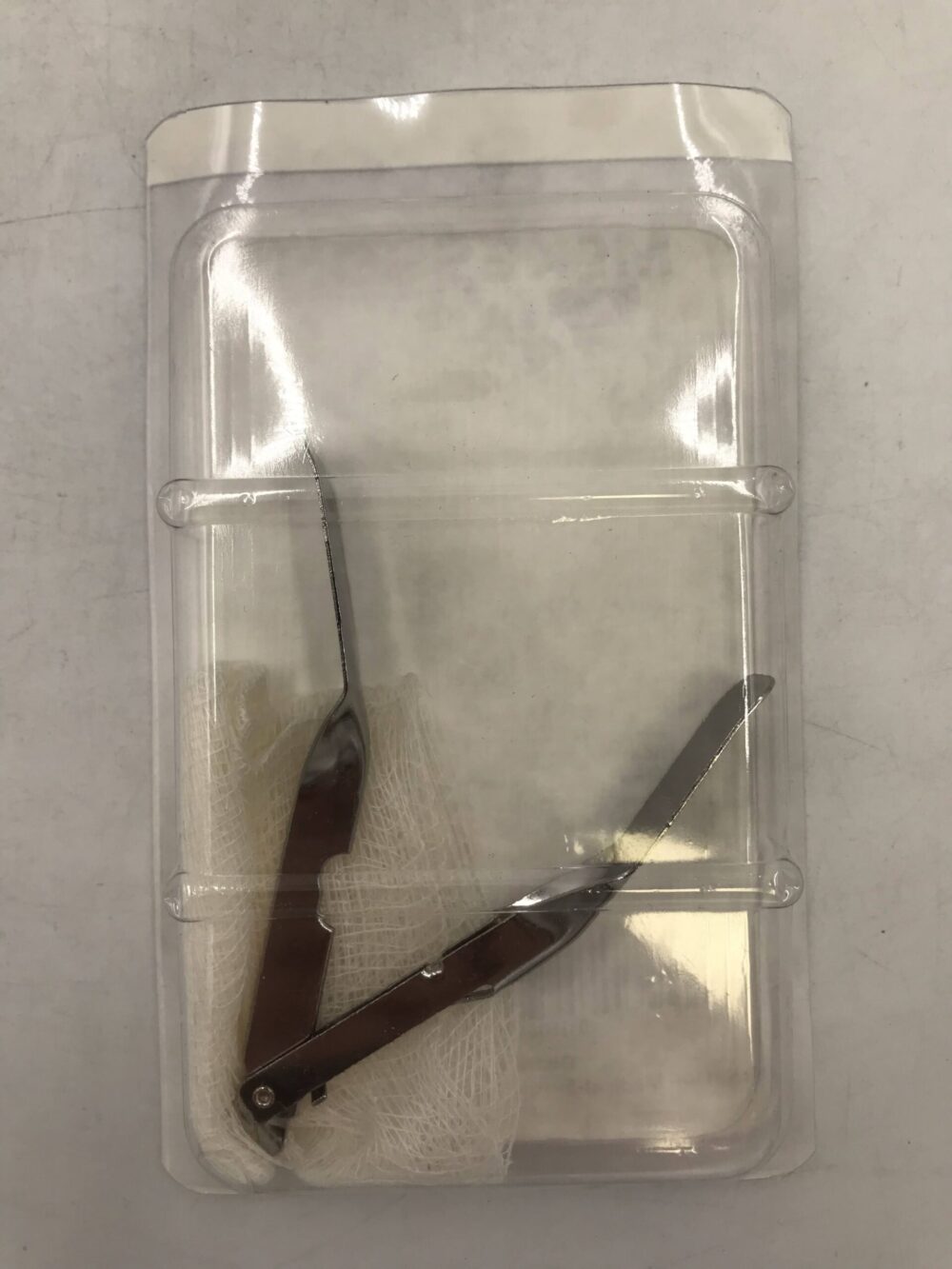 McKesson 25716 MediPak Performance Skin Staple Remover with Gauze Pad